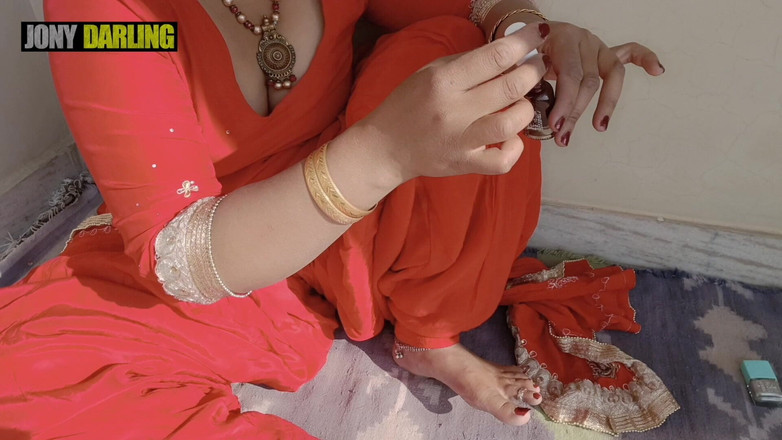 Jony Darling: 옥상에 못을 박은 펀자브 바비