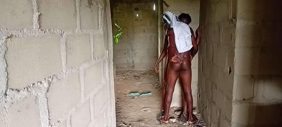 Creamyshuga: Ha chiamato la sua ex per incontrarlo al cespuglio dove...