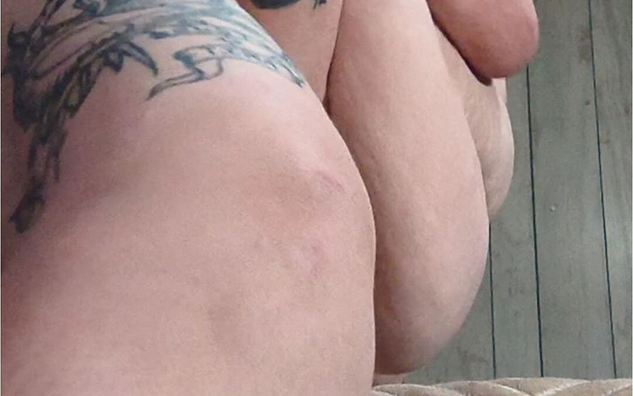 HerculesnVENUS: 长时间缓慢的抚摸这个阴户不是开玩笑