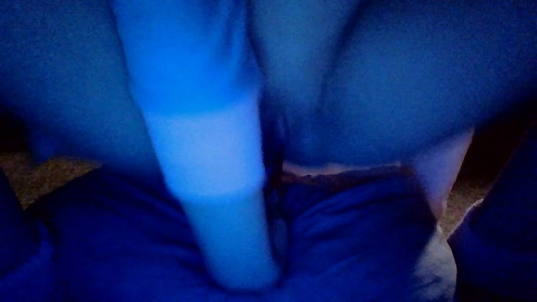 JJ Gray: Late night solo pussy play