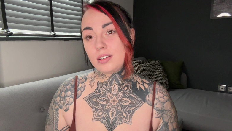 Miss Valentina: Mijn mietje-slet deel 2: shoppingtrip