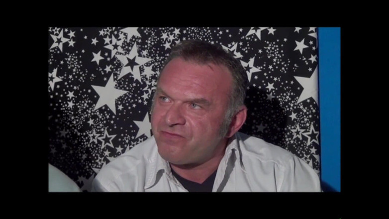 Just X Star: Mahallenin domuzları