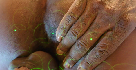 Hallelujah Johnson: Succhiami il culo allargato il mio cazzo e noci Hallelujah...