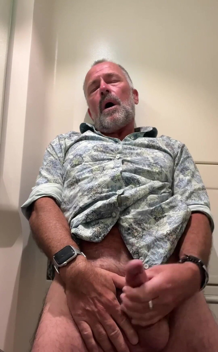 Daddybearvlc: Konnte es nicht mehr durchhalten! Zug wichsen