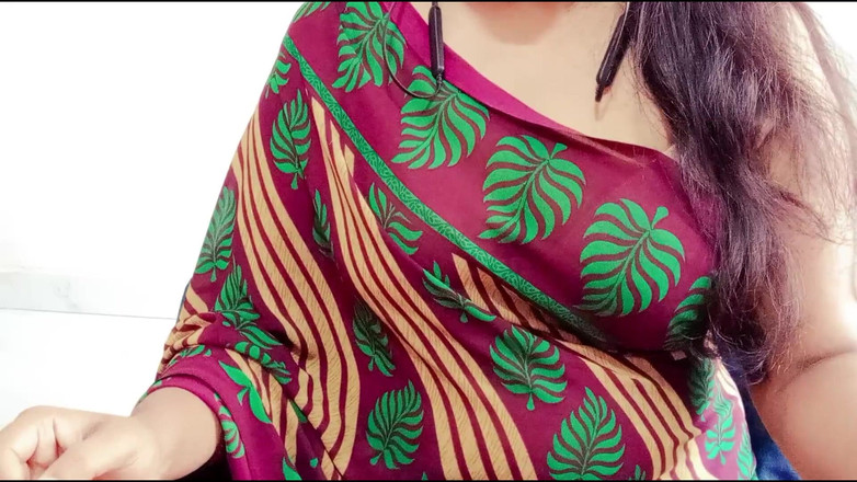 Your Arya: Profesoara școlară desi Arya primește studenții eliberați