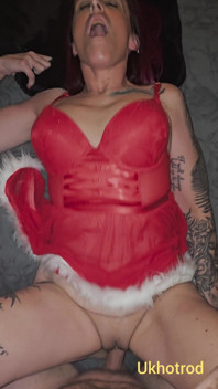 Quick Fuck and Creampie in Xmas Outfit After Deepthroat BJ