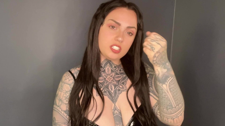 Miss Valentina: Accarezzala via