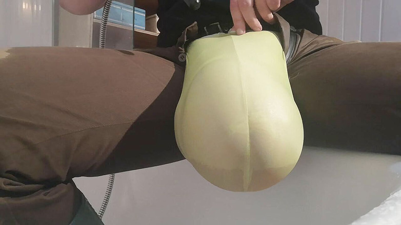 Monster_Meat_: "Fantasmes en nylon mouillés et pervers !"