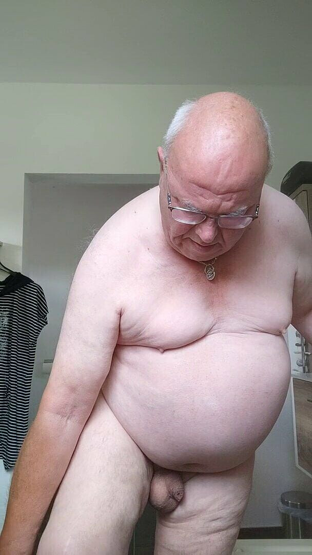 Karlchengeil: Miluji můj zadek v kalhotkách Wiges