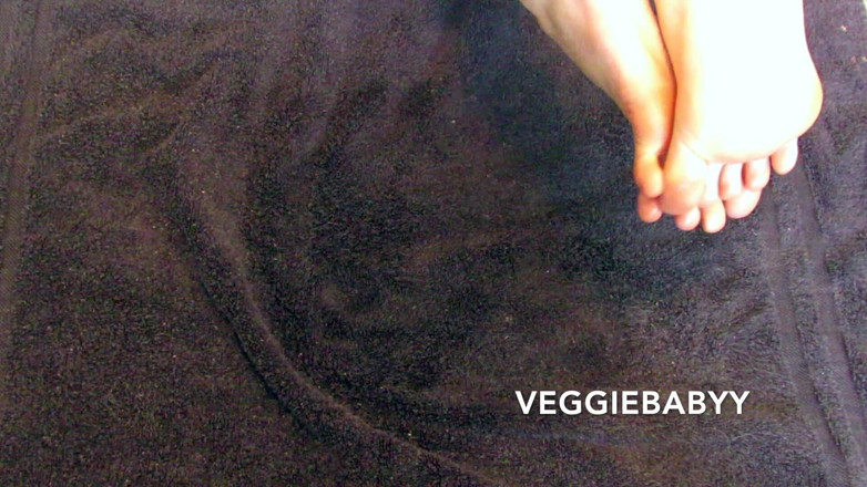 Veggiebabyy: Tření oleje o nohy