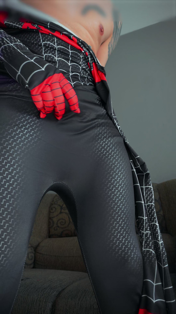 That nerdp: Miles Morales Spider-Man Cosplay Mastürbasyon Ve Boşalma Oldukça Sıcak - Gozo...