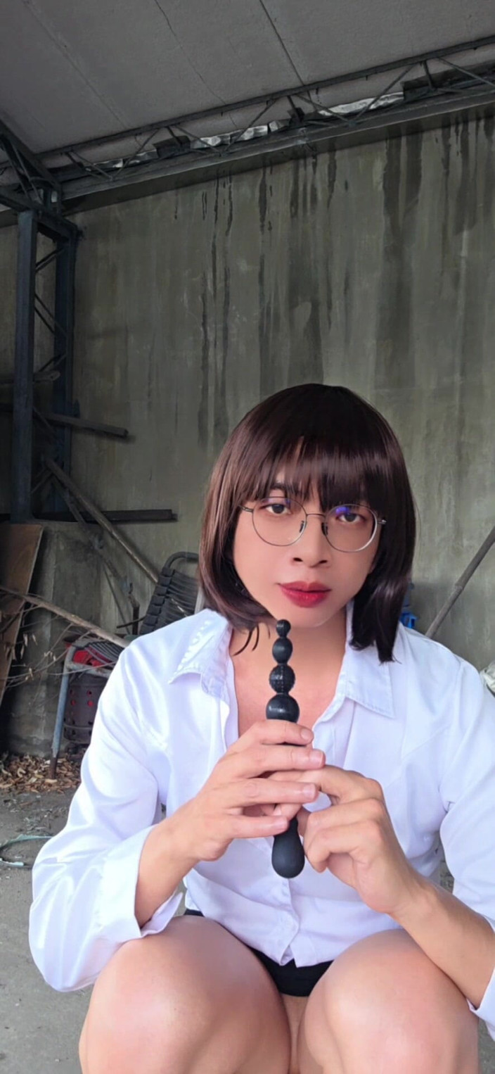 Taiwancdgirl: Office Lady Trans Ting Xuan Masturbating Outdoors.
