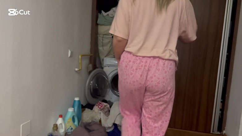 NipsAndStrips: 30 Minutes Over 100 Farts in One Video