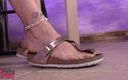 Foot Fetish HD: Morena sexy Petra muestra sus pies pedicurados franceses