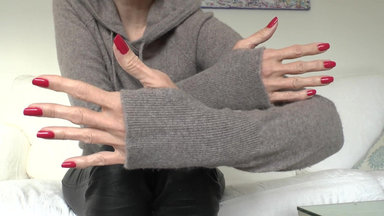 Lady Victoria Valente: Verehre Meine Roten Fingernägel Und Masturbiere! Lady Victoria Valente