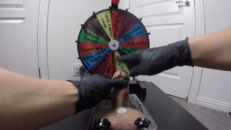 MilkingMomXH: My Stepmom Plays Roulette with My Dick and Squeezes Out...