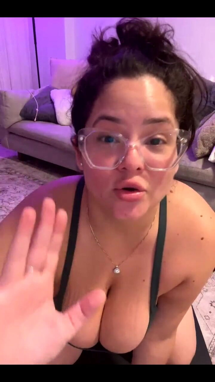 Dani Valentina: Stream