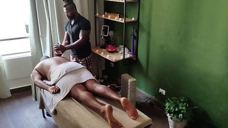 TheBlacKHunterr: Ricevere massaggi