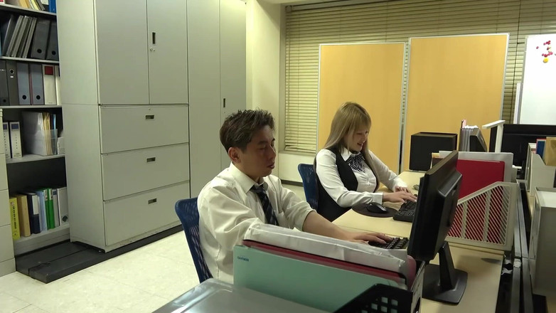 Raptor Inc: 同事加班的镜头。员工到处做爱！-1