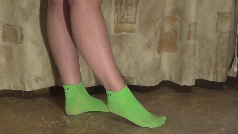 Goddess Misha Goldy: Piedi, muscoloso del vitelli e camminata sulle dita dei piedi...