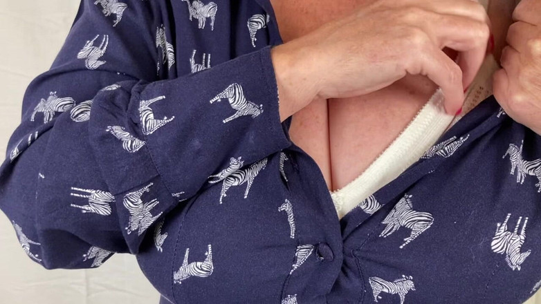 Mr MF: Corsalette si wanita dewasa dengan kaki jenjang lagi bugil