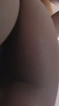 Teenie Negra Cachonda Realiza Striptease Erótico Y Húmedo Y Folla Su Coño Con Un Consolador