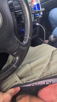 Německá blonďatá stopařka vyzvednuta a riskantně pov venkovní šukání v autě