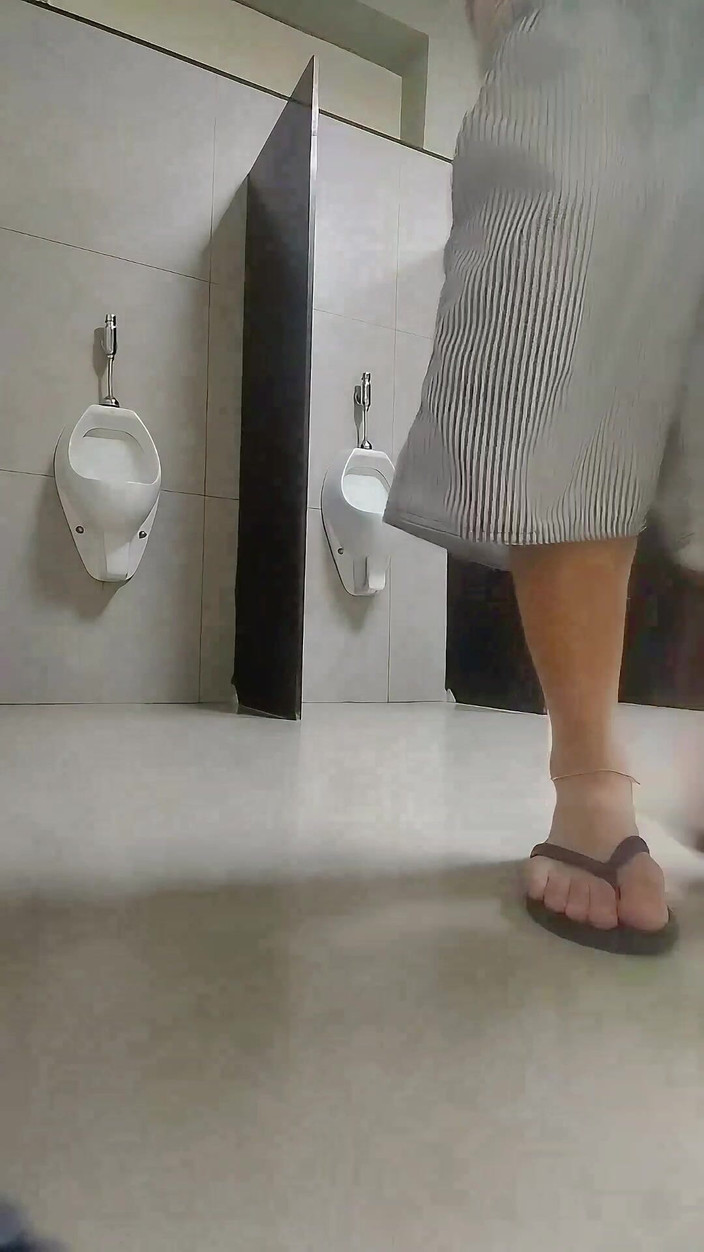 Marcosninfo: M-am Lăudat În Baia Pieței Și Aproape Că Am Fost Prins De...