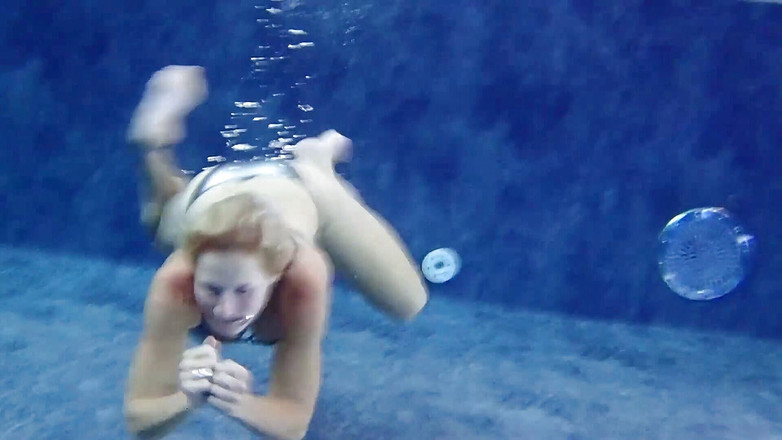 Dirty Doctors Clips - Solo Mature Playtime: У басейні