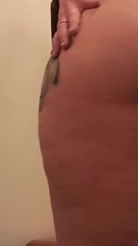 Real Orgasm! Redhead Masturbating in the Mall Fitting Room