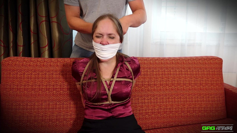 Gag Attack: Rachel Adams - sekretářka popadla