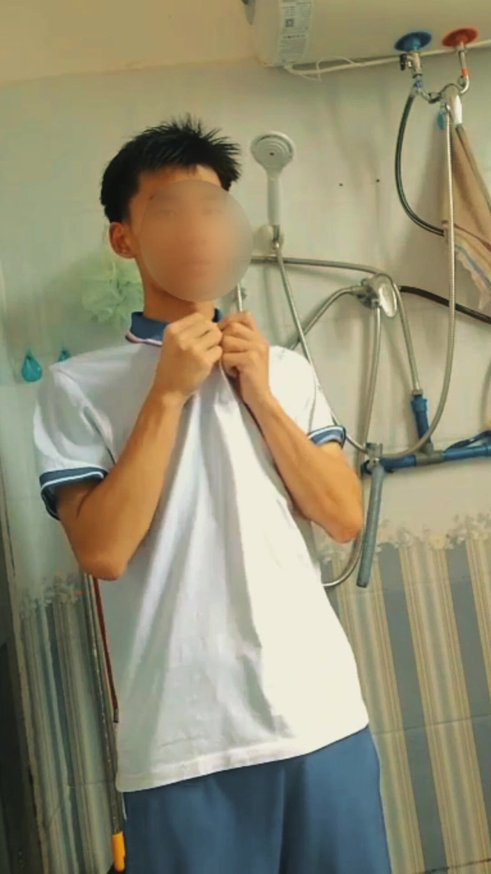 Louswee: Just Me, No Secrets