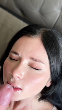 Adik tiri Mengajar Cara Cunnilingus, Deepthroat, Kongkek Keras Dan Dapat Pancutan Muka Pov