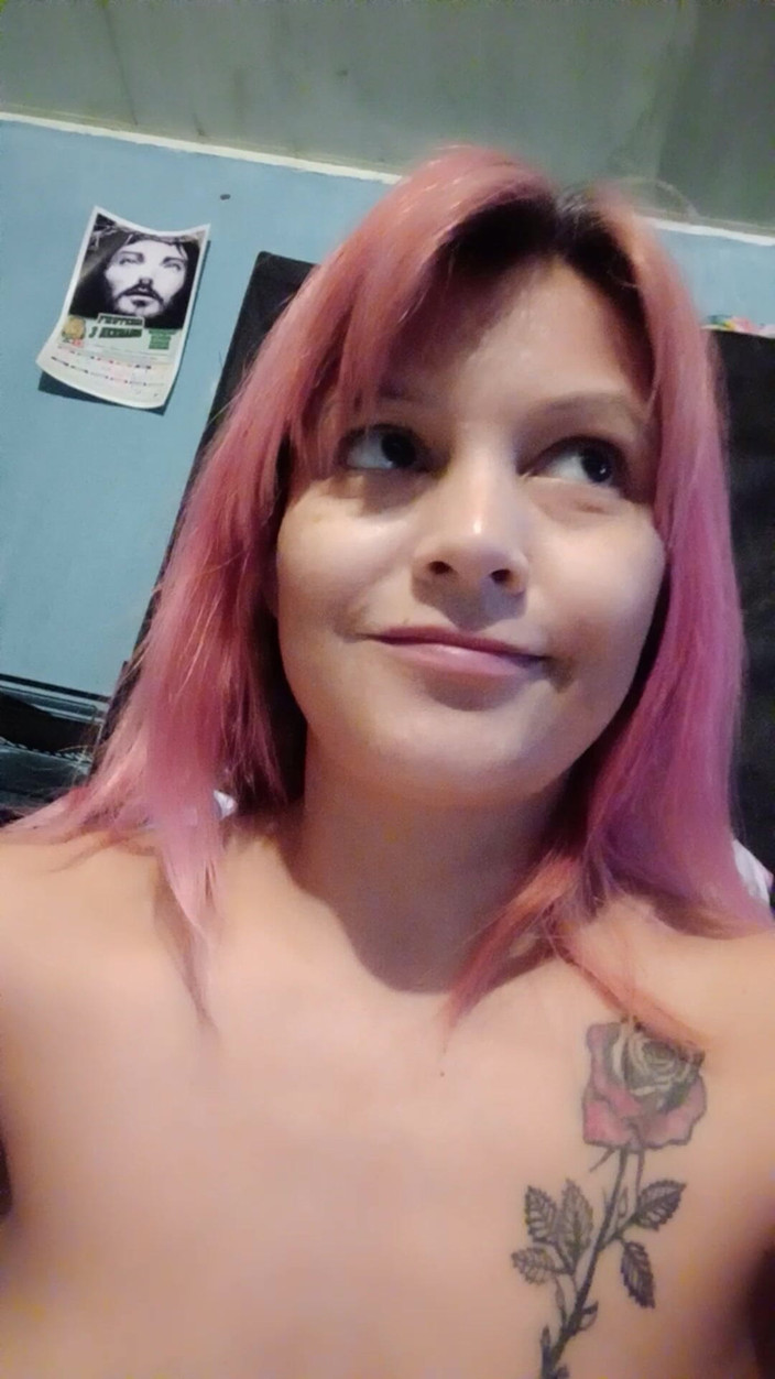 Lusi: Îi place să se frece cu gândul ei uriaș la...