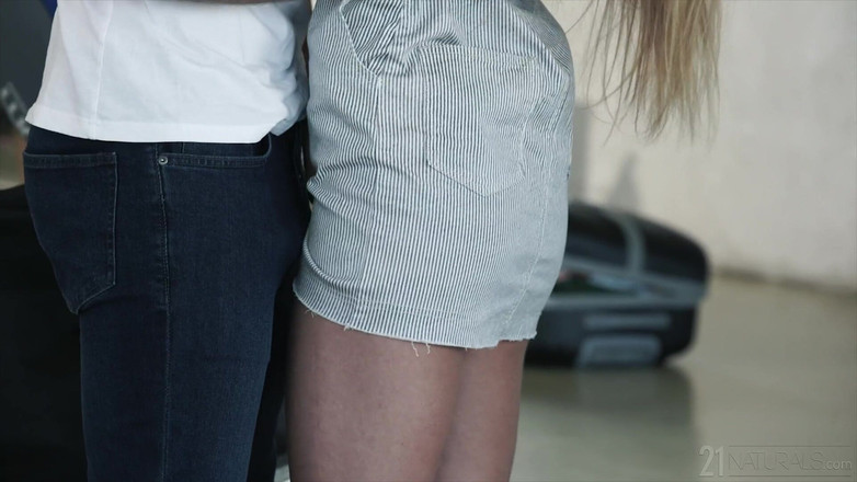 21 Naturals: 21 naturals - si sange alexis crystal lagi asik dientot habis-habisan...