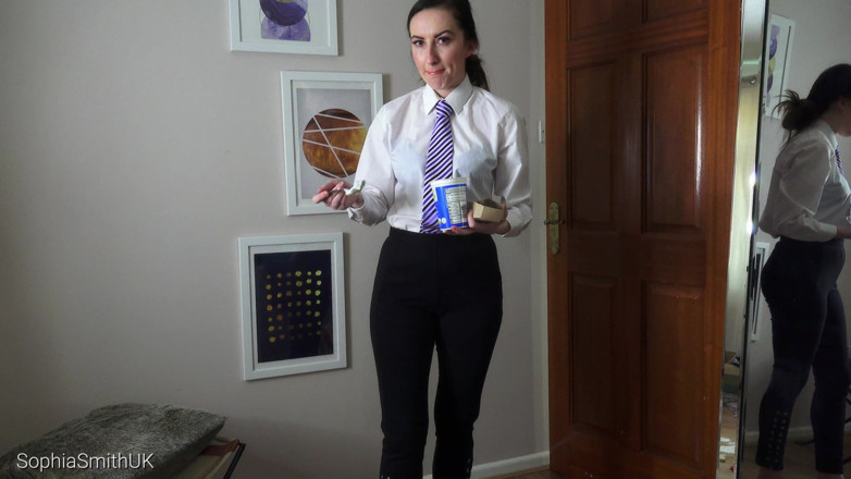 SophiaSmithUK: Špinavá servírka chodí v jídle