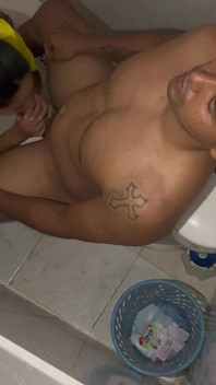 Vidéo réelle, je masturbe le copain de mon ami