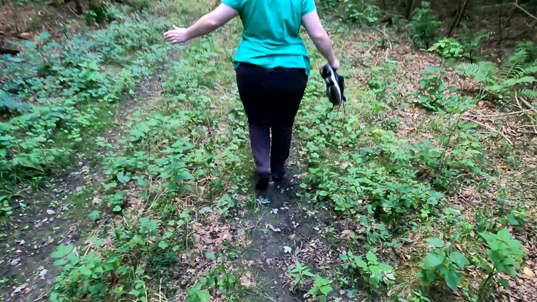 Bouncy Tits Action: Spanking Her Big Tits in the Woods