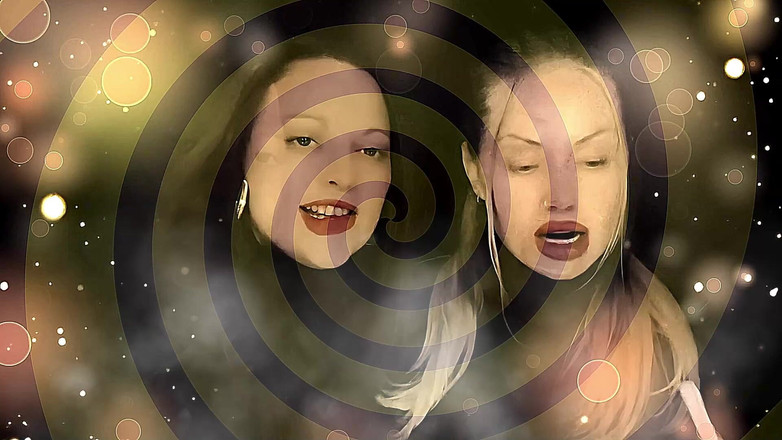 Goddess Misha Goldy: 우리는 놀리고, 냄새를 맡고, 안개가 점령합니다