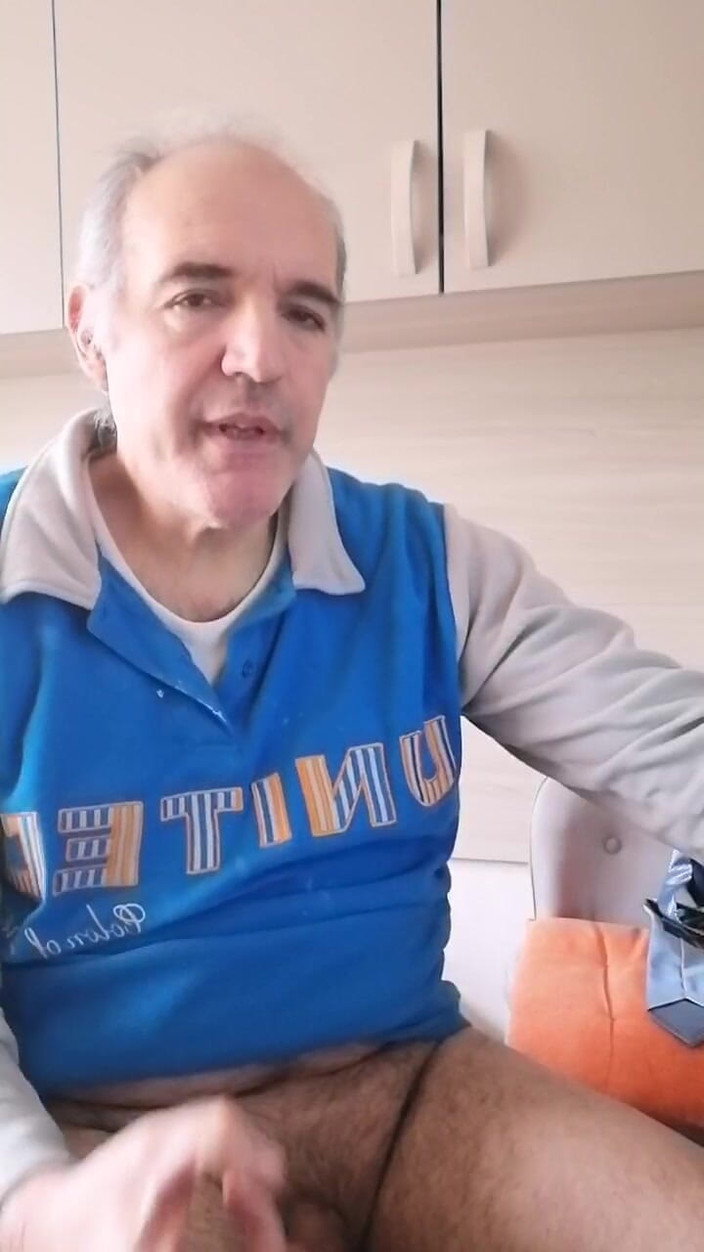 Setesesso7: Una lunga sborrata dopo una sega durata più di un'ora