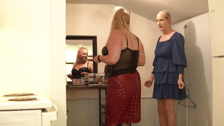 Sissy Bailey Wilde: Femminizzata per night out con ragazze