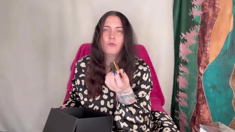 MissFFW: Miss ffw अपनी नई परफ्यूम दौड़ को अनबॉक्स करती है