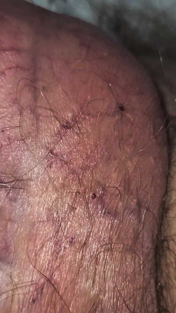 On Cloud 999: 少女鸡巴被射得满身都是精液