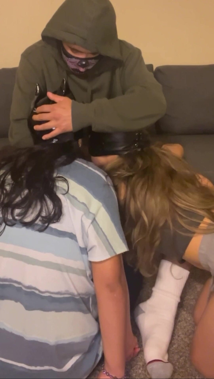 Carlos sanchez: スリーサム・ファン