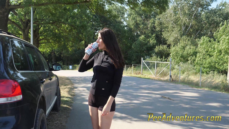 Pee Adventures: Pee accident trough my short shorts outdoor