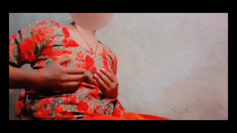 TricolorMusic3: Cewek sange dengan aduhai ini lagi asik melucuti toketnya dengan...