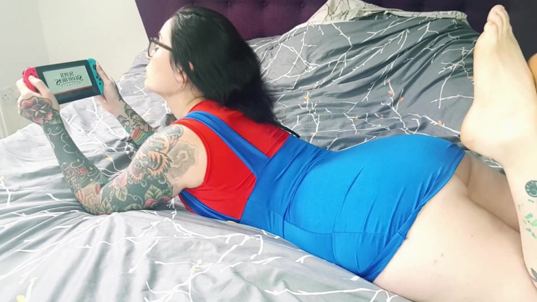 Elizabeth Hunny: Come play with Elizabeth Hunny