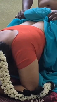 Hot Body Cheating Desi Aunty in Saree Blouse Hard Fucked & Doggy Pussy Creampied