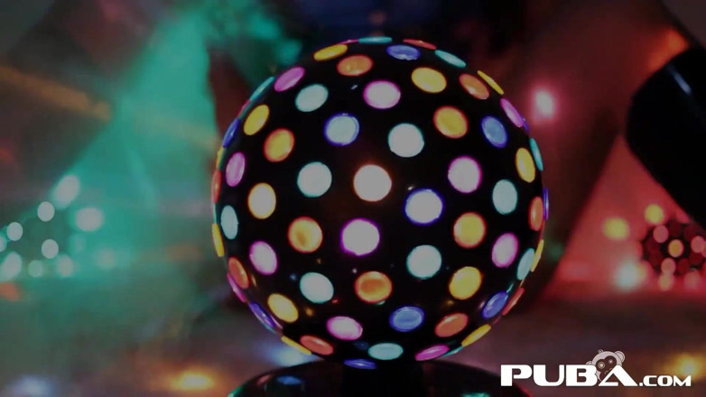 PUBA Solo: Gagică sexy cu țâțe mari la discotecă Alison Tyler