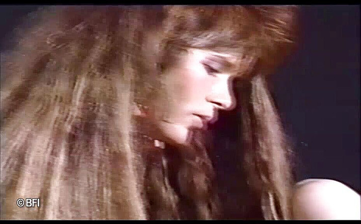 Combat zone transsexual barebacking: Ragazze con cazzi 2